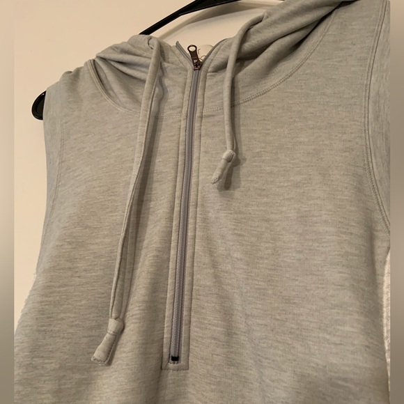 Super Cute Athletic Hoodie Tank☀️NEW☀️ - Picture 8 of 15